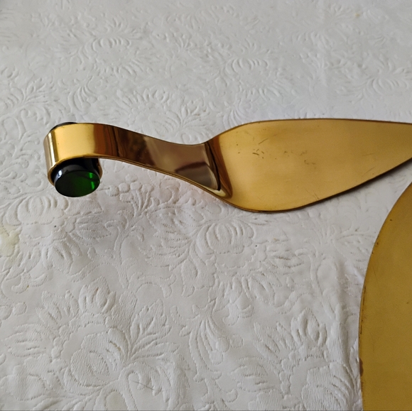 Vintage Rose gold plated mid century cake plate with cake server green lucite ha - Picture 4 of 5